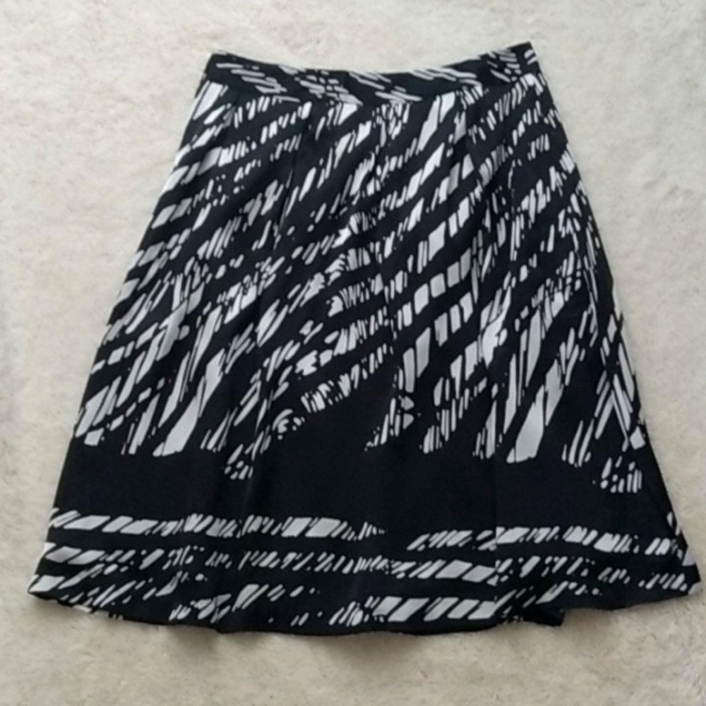 FALL SKIRT B&W *PETER NYGARD*